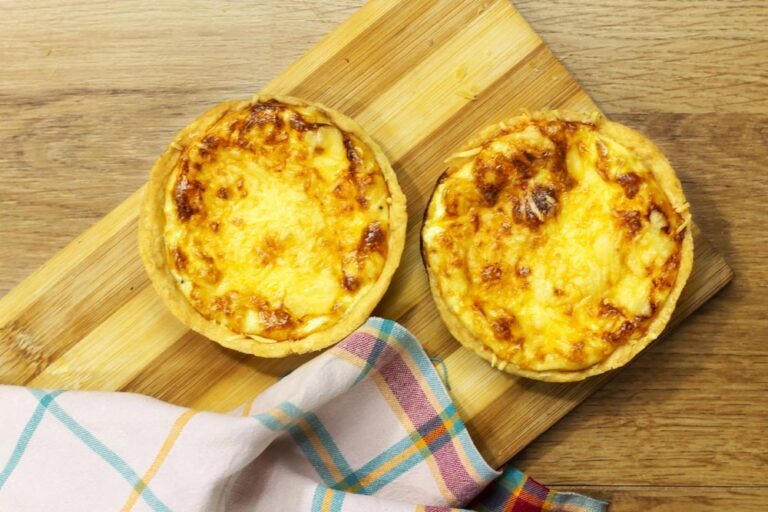 Recette tarte emmental et parmesan : le duo fondant et croustillant
