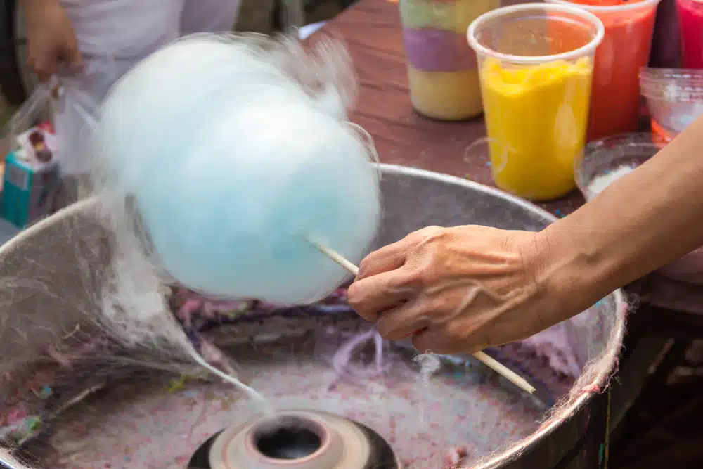 Combien de barbes à papa pouvez-vous faire avec 1kg de sucre ? La réponse va vous étonner !
