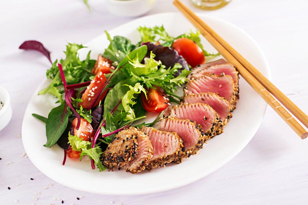 Découvrez notre recette pas à pas pour un tataki de thon aux épices et sésame inratable. Un plat japonais sain, savoureux et rapide à préparer pour toutes les occasions.
